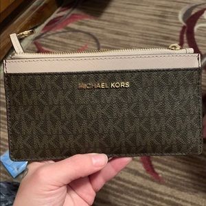 🤩SOLD🤩Michael Kors MK Wallet 🥰